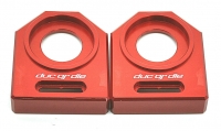NEU Ducati M1000 u.a. Kettenspanner Achsplatte Schwinge Schutz red